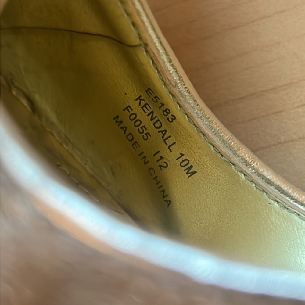 Calvin Klein Kendall round toe pump 10 - Picture 9 of 9